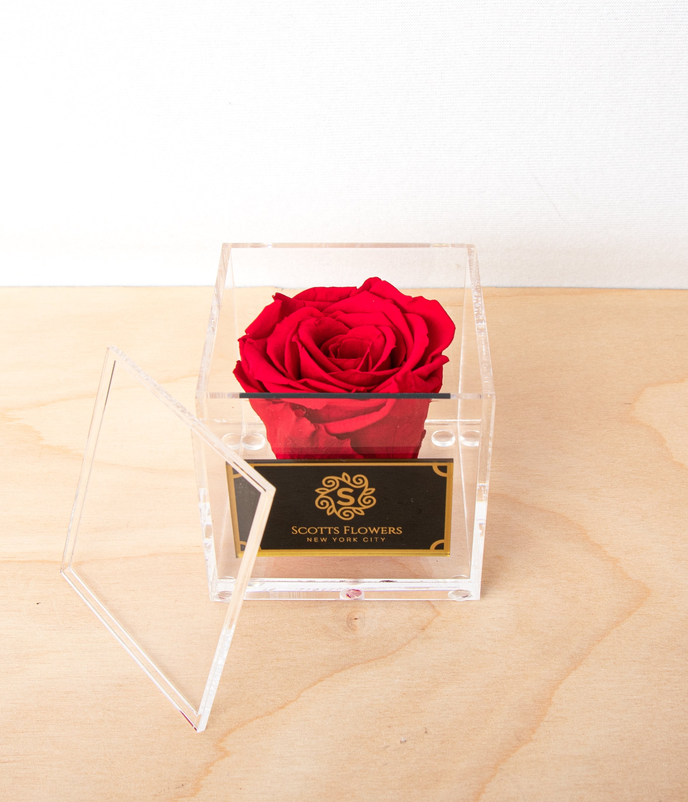 De Lux Acrylic I Love U Box - Preserved Roses