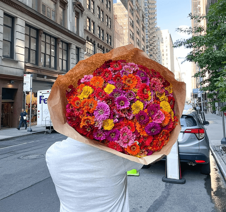 Scotts flowers NYC delivers to the Theatre District
