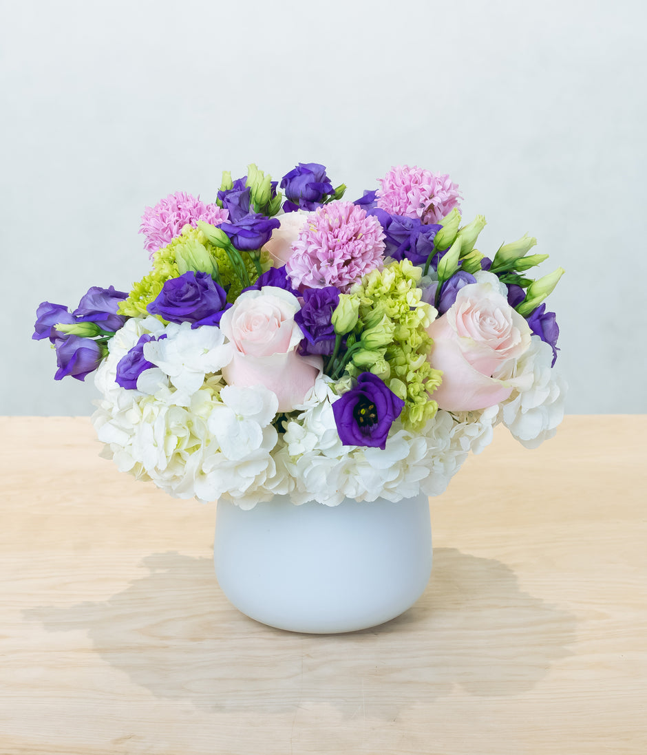 Classic Flower Arrangements in Manhattan | Same-Day Delivery | Scotts ...